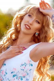 Nataliya from Kharkiv, 33 years, with green eyes, blonde hair, Christian, Hotel manager. #10