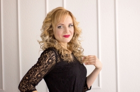 Inna from Sumy, 40 years, with blue eyes, blonde hair, Christian, pediatrician. #1