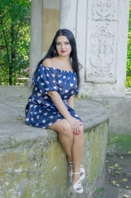 Alena from Nikolaev, 42 years, with brown eyes, black hair, Christian, manager. #5
