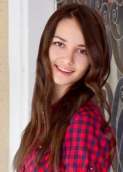 Nataliya from Nikolaev, 26 years, with brown eyes, dark brown hair, Christian, student.