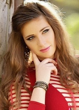 Alyona from Odessa, 27 years, with green eyes, light brown hair, none, Actress.