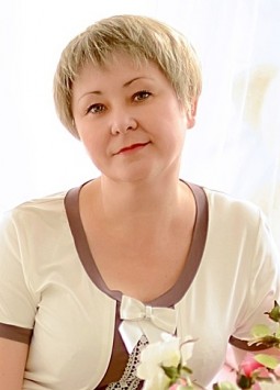 Viktoria from Pisochyn, 46 years, with green eyes, blonde hair, Christian, Teacher.