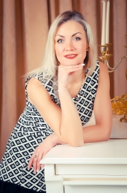 Elena from Kharkov, 45 years, with brown eyes, blonde hair, Christian, psychologist. #2