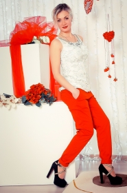 Elena from Kharkov, 45 years, with brown eyes, blonde hair, Christian, psychologist. #9