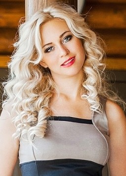 Karina from Kherson, 38 years, with blue eyes, blonde hair, Christian, Teacher.