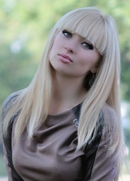 Tatyana from Nikolaev, 26 years, with green eyes, blonde hair, Christian, Student.