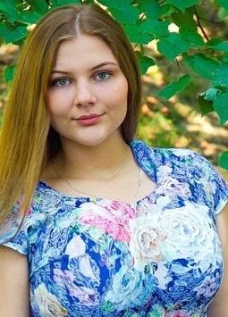 Diana from Kiev, 26 years, with green eyes, blonde hair, Christian, accountant.