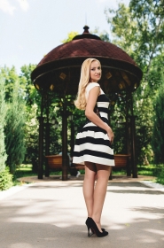 Ludmila from Kharkiv, 45 years, with brown eyes, blonde hair, Christian, Hairdresser. #13