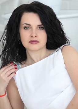 Marina from Nikolaev, 36 years, with green eyes, black hair, Christian, Interior Designer.
