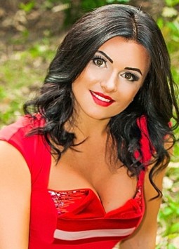 Darya from Odessa, 34 years, with brown eyes, dark brown hair, Christian, fitness instructor.