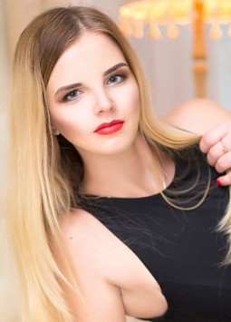 Yulia from Lugansk, 37 years, with blue eyes, blonde hair.