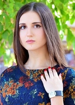 Dariya from Nikolaev, 26 years, with brown eyes, dark brown hair, Christian, student.