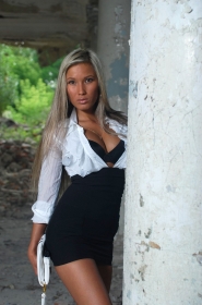 Oksana from Kiev, 36 years, with brown eyes, blonde hair, Christian, Doctor. #2