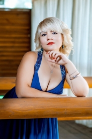 Elena from Krivoy Rog, 39 years, with brown eyes, blonde hair, Christian, manager. #11