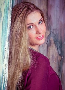 Daria from Kharkov, 33 years, with green eyes, blonde hair, Christian.