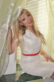 Yana from Nikolaev, 38 years, with hazel eyes, blonde hair, Christian, pastry cook. #4