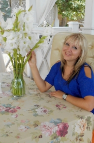 Yana from Nikolaev, 38 years, with hazel eyes, blonde hair, Christian, pastry cook. #9