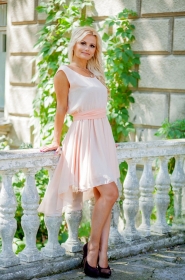 Olga from Odessa, 41 years, with green eyes, blonde hair, Christian, hair dresser. #10