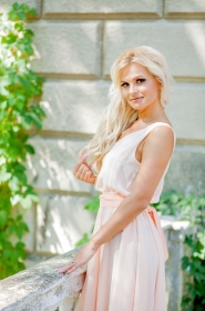 Olga from Odessa, 41 years, with green eyes, blonde hair, Christian, hair dresser. #11
