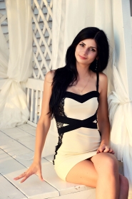 Svetlana from Nikolaev, 35 years, with green eyes, black hair, Christian, accountant. #4