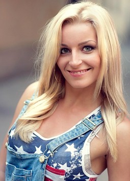 Viktoriya from Lviv, 29 years, with green eyes, dark brown hair, Christian, Fitness coach, Sportlife.