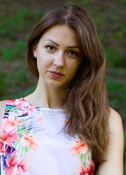 Alexandra from Dnepropetrovsk, 34 years, with brown eyes, light brown hair, Christian, administrator.