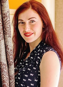 Oksana from Kharkov, 28 years, with green eyes, dark brown hair, Christian, engineer.