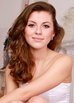 Katerina from Kiev, 31 years, with green eyes, dark brown hair, Christian, manager.