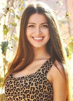 Anastasia from Kharkov, 31 years, with grey eyes, dark brown hair, Christian, manager asisstent.