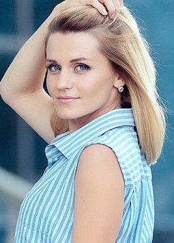 Marina from Odessa, 31 years, with green eyes, blonde hair, Christian, beautician.