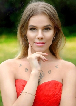 Viktoria from Dnipropetrovsk, 25 years, with hazel eyes, blonde hair, Christian, account manager.
