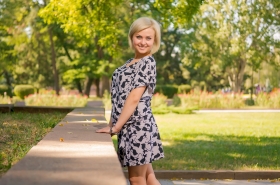 Irina from Nikolaev, 30 years, with green eyes, blonde hair, Christian, manager. #4