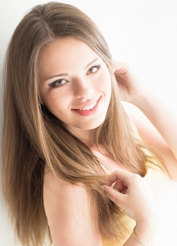 Katerina from Kharkov, 28 years, with grey eyes, dark brown hair, Christian, Student.