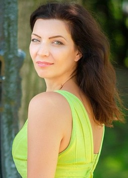 Viktoria from Kharkov, 48 years, with blue eyes, dark brown hair, Christian, Fitness Trainer.