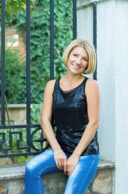 Juliya from Melitopol, 49 years, with brown eyes, blonde hair, Christian, accountant. #6