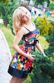 Yulja from Kharkov, 36 years, with brown eyes, blonde hair, Christian, administrator. #18