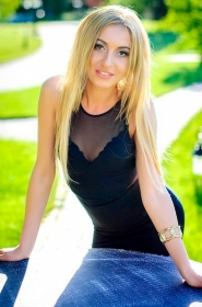 Yulja from Kharkov, 36 years, with brown eyes, blonde hair, Christian, administrator. #26