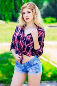 Alena from Zaporozhye, 19 years, with green eyes, light brown hair, Christian, Student. #2