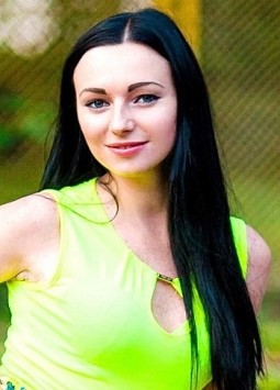 Irina from Kiev, 27 years, with grey eyes, black hair, Christian, masseuse.