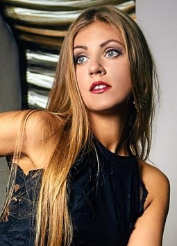 Angelika from Kiev, 33 years, with green eyes, blonde hair, Christian, interior designer.
