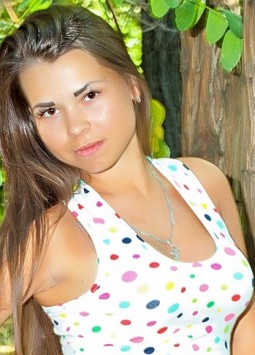 Elena from Nikolaev, 26 years, with hazel eyes, light brown hair, Christian, Cook.
