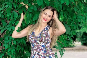 Antonina from Nikolaev, 35 years, with green eyes, light brown hair, Christian, manager. #17