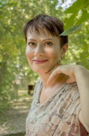 Anna from Nikolaev, 42 years, with brown eyes, dark brown hair, Christian, veterinarian. #4