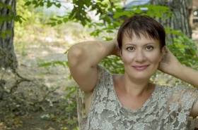 Anna from Nikolaev, 42 years, with brown eyes, dark brown hair, Christian, veterinarian. #7