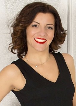 Snezhana from Sumy, 43 years, with blue eyes, dark brown hair, Christian, fitness instructor.