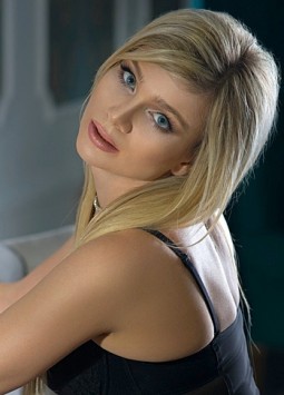 Elena from Odessa, 37 years, with blue eyes, blonde hair, Christian, Economist.