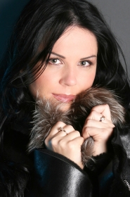 Elena from Kharkov, 46 years, with green eyes, black hair, Christian, manicurist. #6