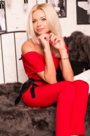 Alena from Kiev, 37 years, with blue eyes, blonde hair, Christian, Office Manager. #9