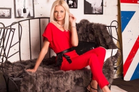Alena from Kiev, 37 years, with blue eyes, blonde hair, Christian, Office Manager. #10