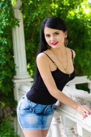 Anastasiya from Nikolaev, 33 years, with brown eyes, black hair, other, an accountant and a florist. #1